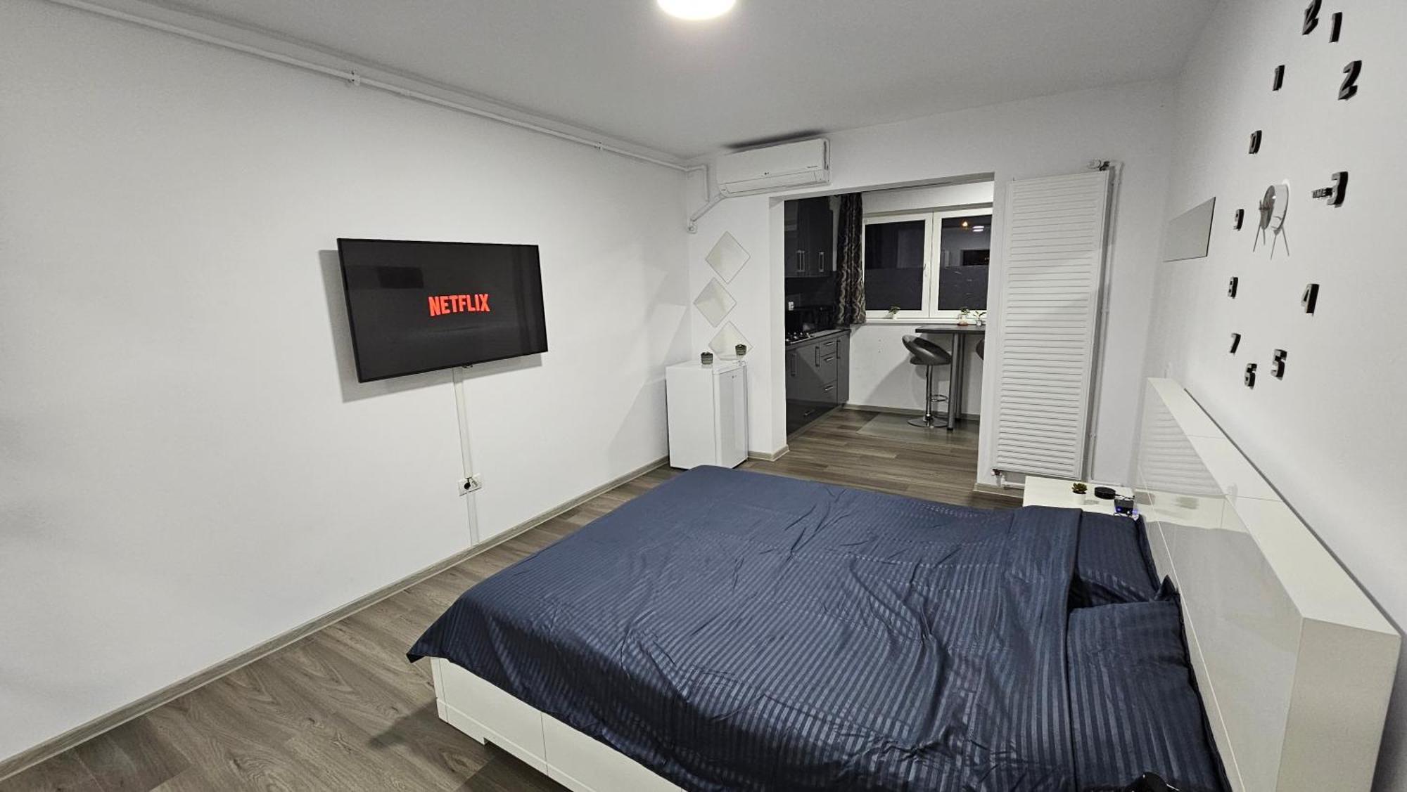 Spoil Yourself With Style, Comfort And Luxury - Tony'S Studios Luxury Piteşti Buitenkant foto