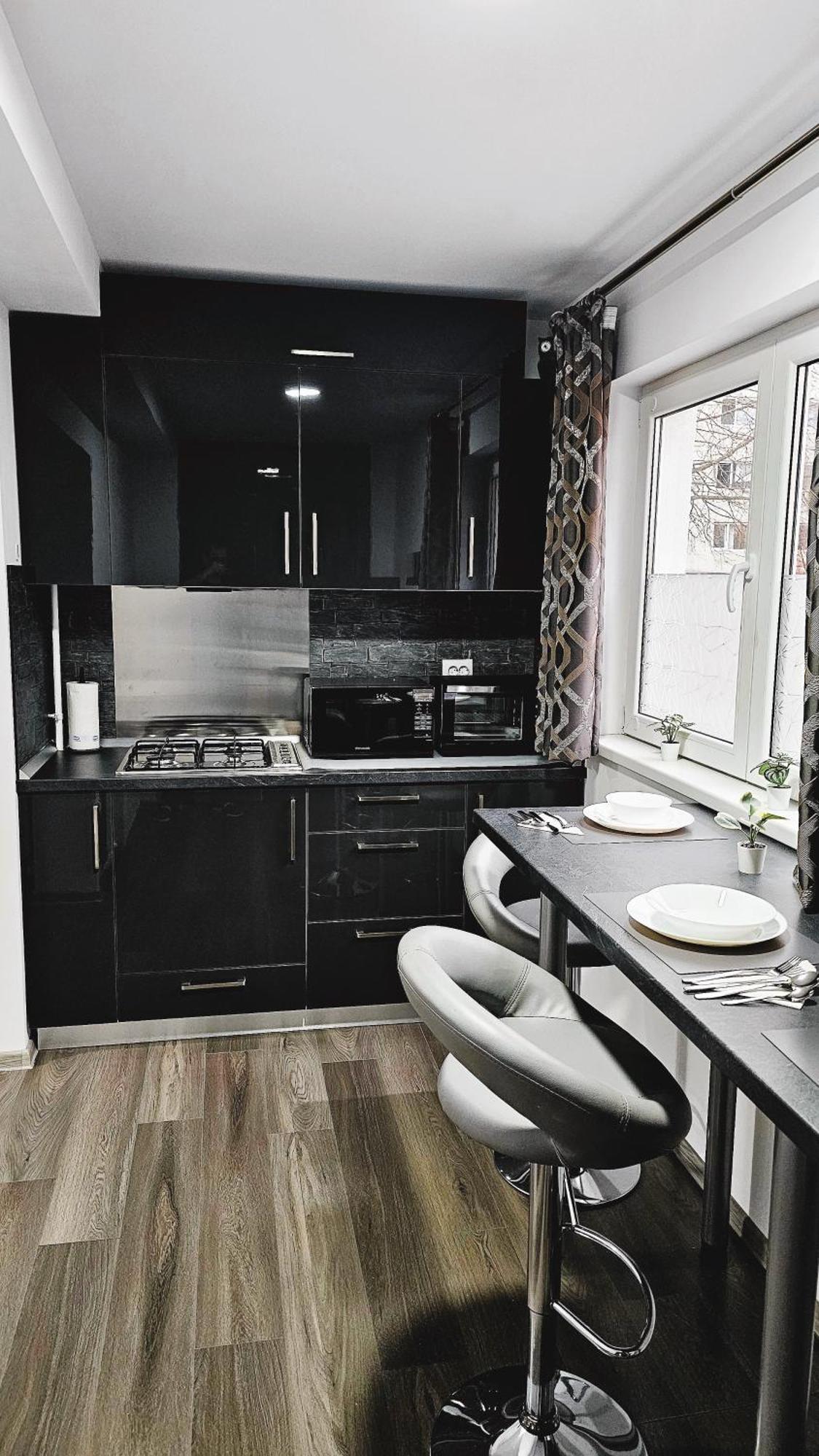 Spoil Yourself With Style, Comfort And Luxury - Tony'S Studios Luxury Piteşti Buitenkant foto